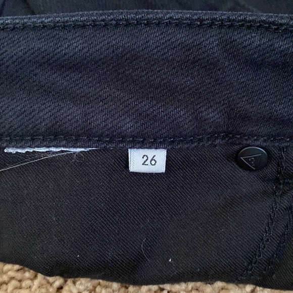 Guess shorts, black, never worn. - Picture 4 of 4
